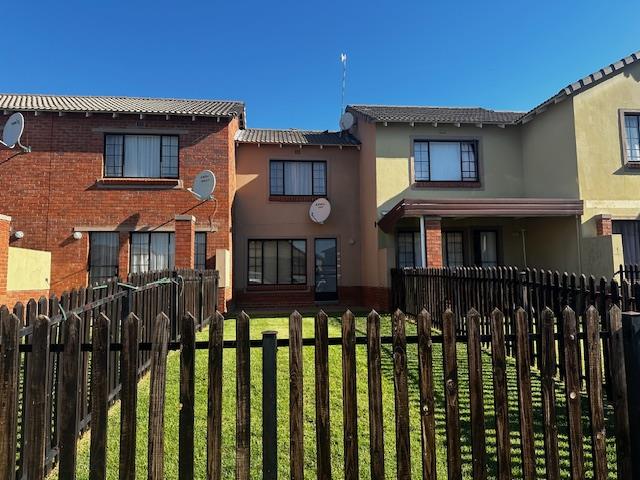 2 Bedroom Property for Sale in Hillside Free State